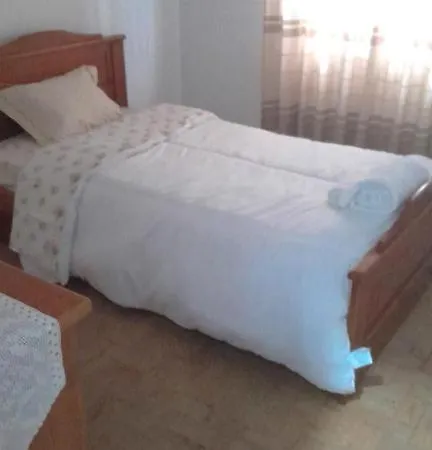 For 1 Person Near Airport Private Tourist Ubytování v soukromí Lisboa